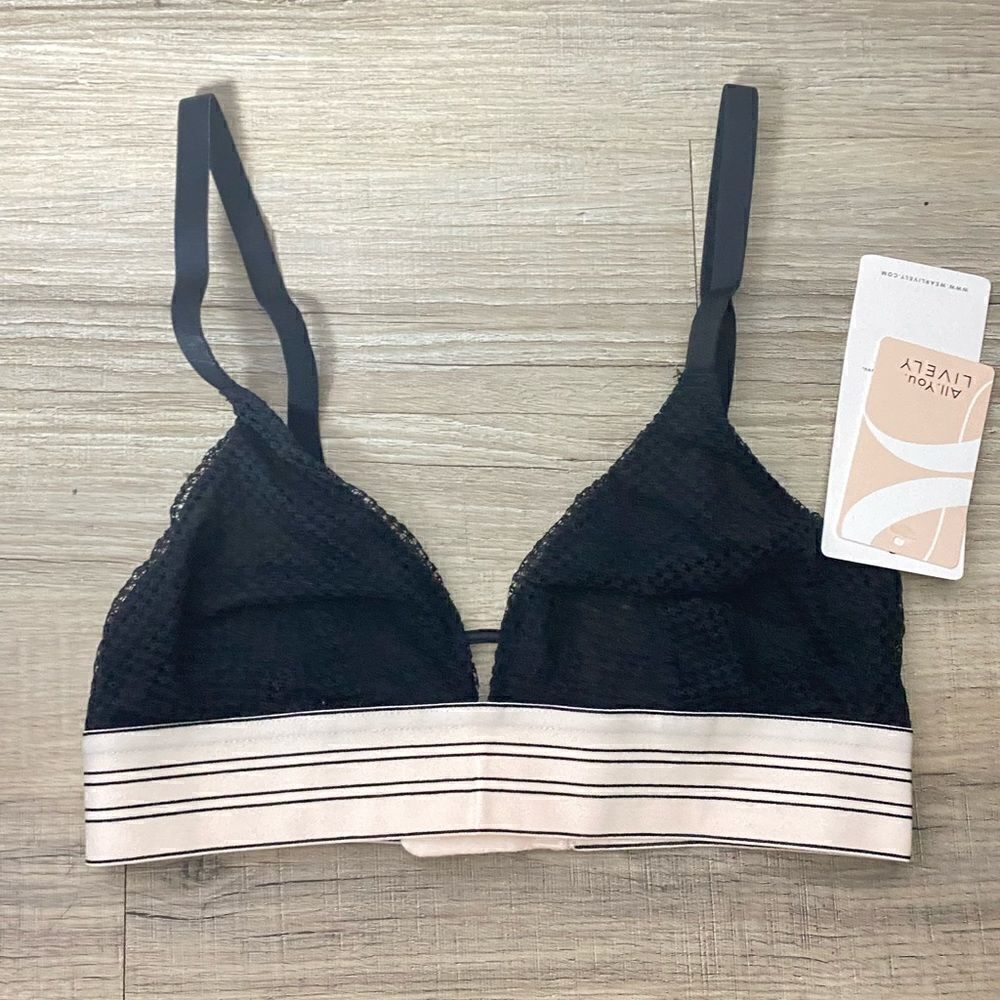 🆕 LIVELY | Black Pink Mesh Bralette